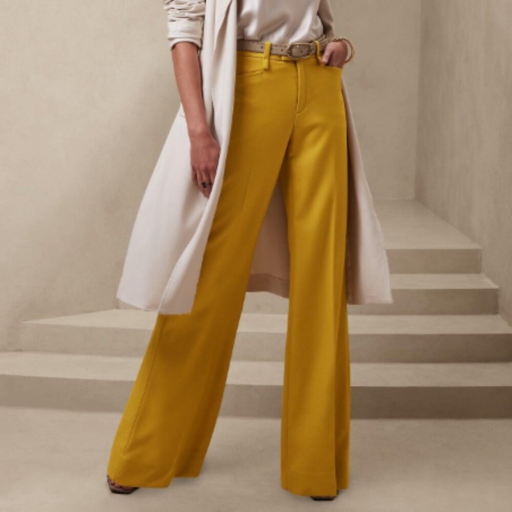 Sculpted Wide-Leg Trouser